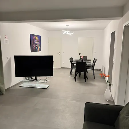 Villa Uz 11 - Laatzen 10 Minutes To Messe 140qm Modern Living Self-check-in Wifi Parking