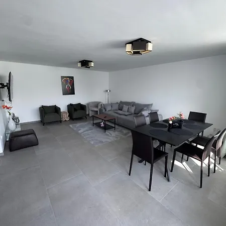 Uz 11 - Laatzen 10 Minutes To Messe 140qm Modern Living Self-check-in Wifi Parking Villa Hannover