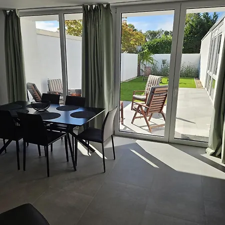 Villa Uz 11 - Laatzen 10 Minutes To Messe 140qm Modern Living Self-check-in Wifi Parking Hannover
