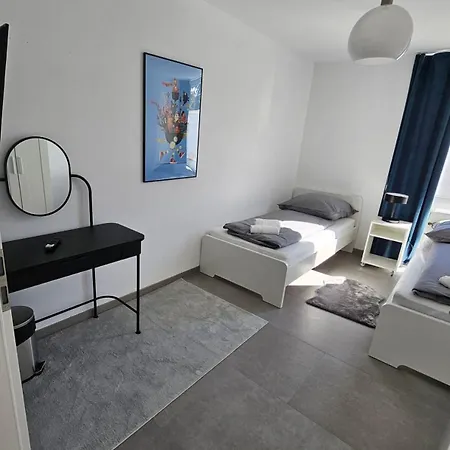 Uz 11 - Laatzen 10 Minutes To Messe 140qm Modern Living Self-check-in Wifi Parking הנובר