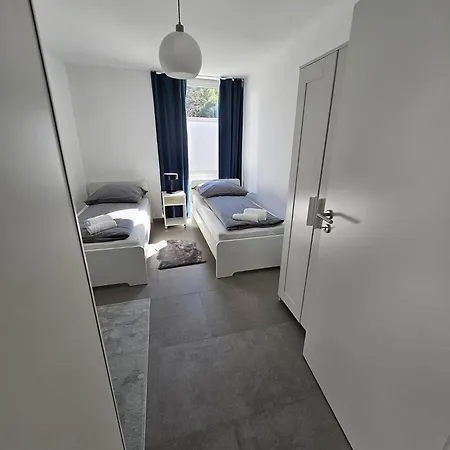Uz 11 - Laatzen 10 Minutes To Messe 140qm Modern Living Self-check-in Wifi Parking * הנובר