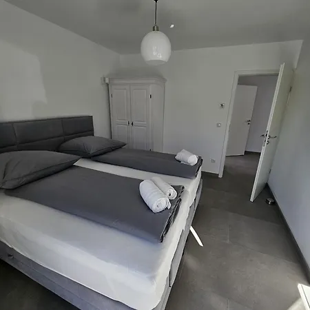 Uz 11 - Laatzen 10 Minutes To Messe 140qm Modern Living Self-check-in Wifi Parking וילה *