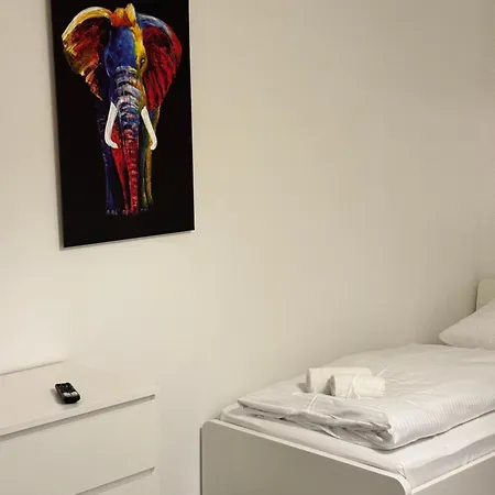 Uz 11 - Laatzen 10 Minutes To Messe 140qm Modern Living Self-check-in Wifi Parking 빌라 *