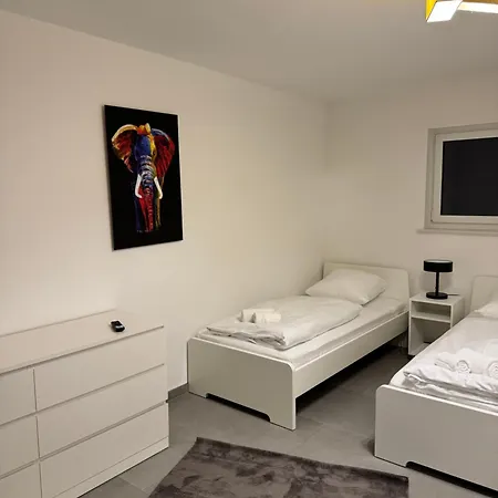 Uz 11 - Laatzen 10 Minutes To Messe 140qm Modern Living Self-check-in Wifi Parking