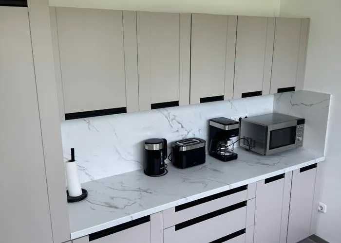 Villa Uz 11 - Laatzen 10 Minutes To Messe 140qm Modern Living Self-check-in Wifi Parking