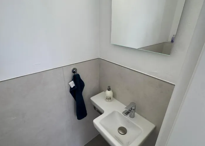 Uz 11 - Laatzen 10 Minutes To Messe 140qm Modern Living Self-check-in Wifi Parking Villa Hannover