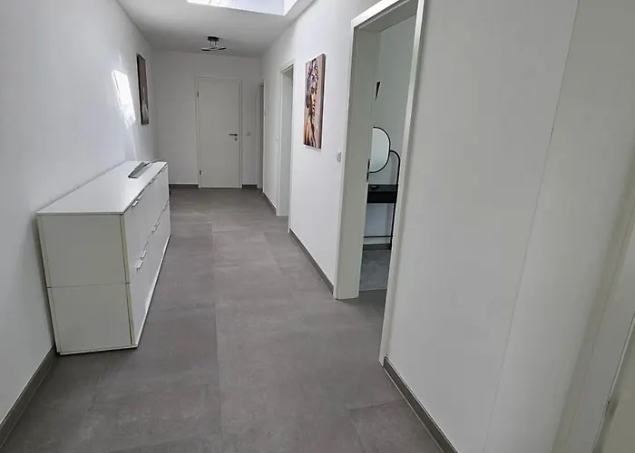 Uz 11 - Laatzen 10 Minutes To Messe 140qm Modern Living Self-check-in Wifi Parking