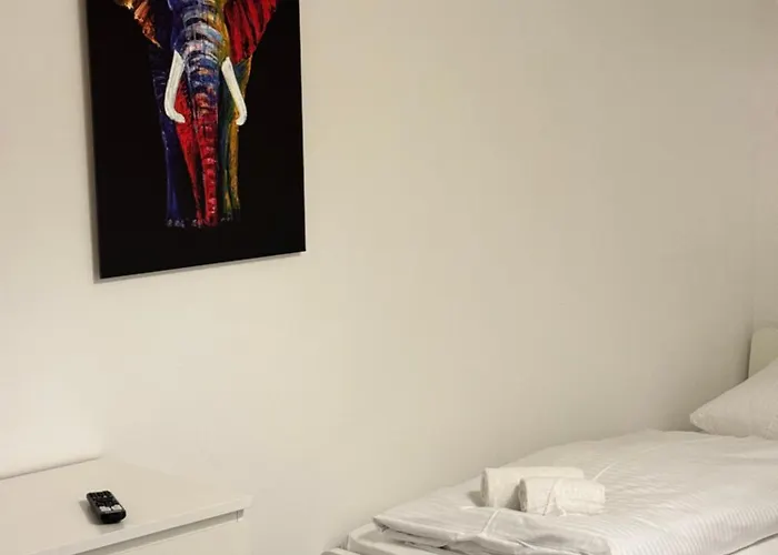 Uz 11 - Laatzen 10 Minutes To Messe 140qm Modern Living Self-check-in Wifi Parking Villa *