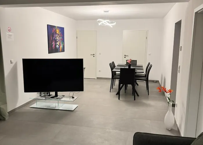 Villa Uz 11 - Laatzen 10 Minutes To Messe 140qm Modern Living Self-check-in Wifi Parking